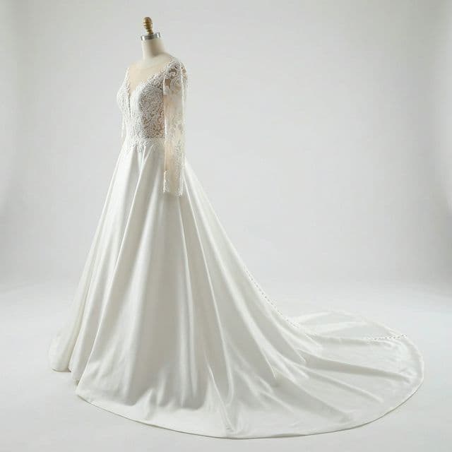 ຊຸດເຈົ້າສາວ ສີຂາວ ຫາງ 2m