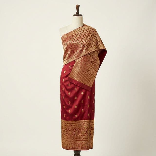 ສິ້ນໄໝ ລາຍດອກຄຳ